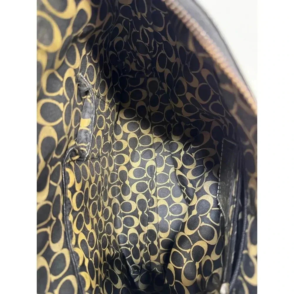 Rare Coach Patent leather crescent shaped retro should bag - Picture 13 of 16